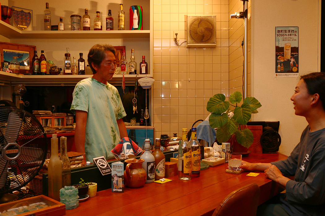BAR SALONを楽しむ